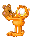 Garfield abraçando ursinho