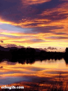 Pôr-do-sol no lago