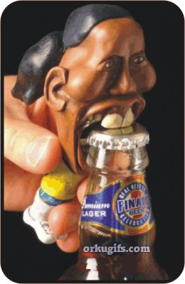 Ronaldinho Gaúcho como abridor de garrafa